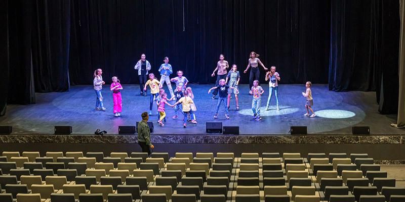 В Москве начнут готовить педагогов школьных театров