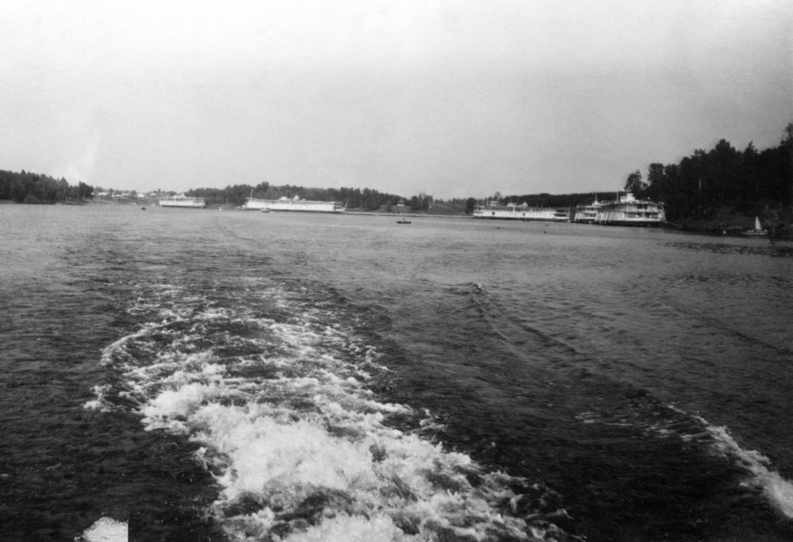 На Учинском водохранилище канала имени Москвы. Автор – Л. А. Раскин. Московская обл. 1950-е гг. Главархив Москвы