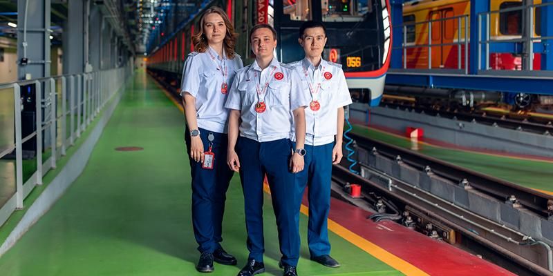 Подведены итоги конкурса профессионального мастерства среди машинистов электропоезда метро