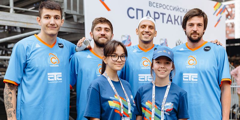 Около 16 тысяч волонтеров помогают городу на спортивных фестивалях, забегах и первенствах