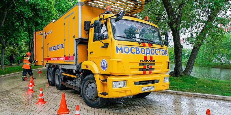 Бригады столичных коммунальных служб вышли на круглосуточное дежурство