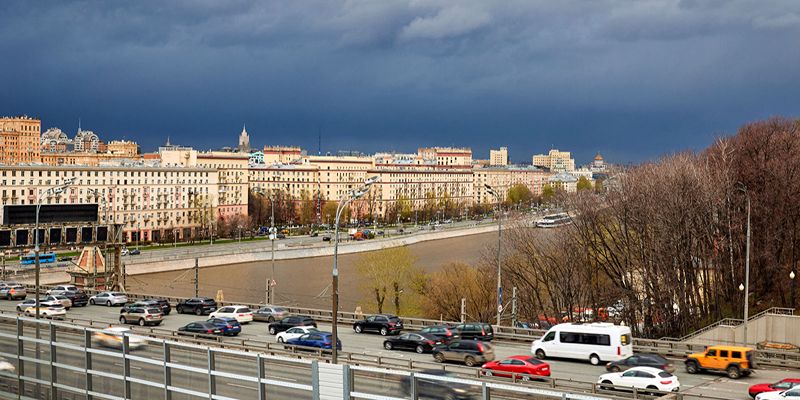 Дождь и гроза: в ближайшие часы в столице ухудшится погода