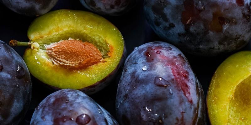 Сливы нового урожая из разных регионов появились на московских ярмарках
