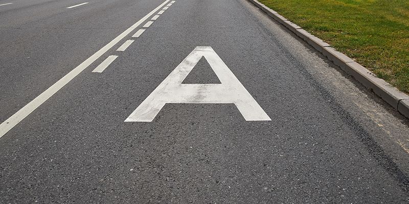 В трех округах Москвы появится еще пять выделенных полос