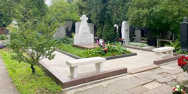 Столичные реставраторы привели в порядок 252 исторических захоронения
