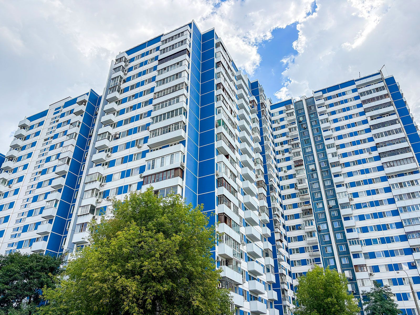В ЮАО капитально отремонтируют более 200 жилых домов