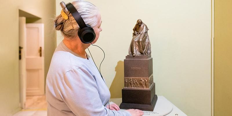 Six senses: how Moscow museums organize excursions for people with special needs