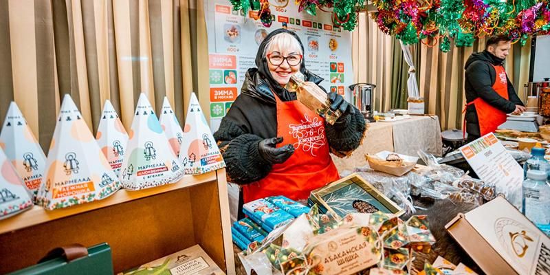 «Зима в Москве»: как на фестивальных площадках помогают жителям новых регионов