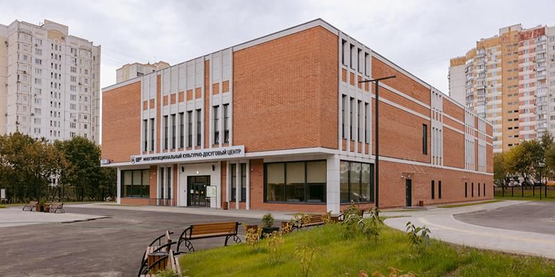 В новом культурно-досуговом центре в Северном Бутове завершают монтаж мебели и оборудования