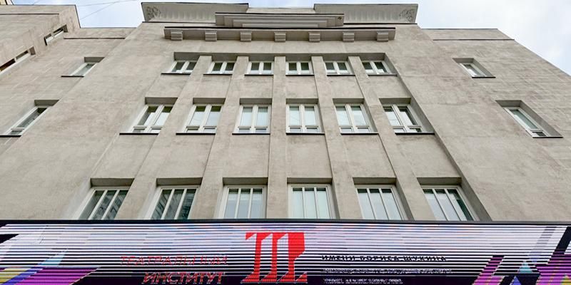 От витражей до лестниц: расширен список охраняемых элементов здания Театрального института имени Бориса Щукина