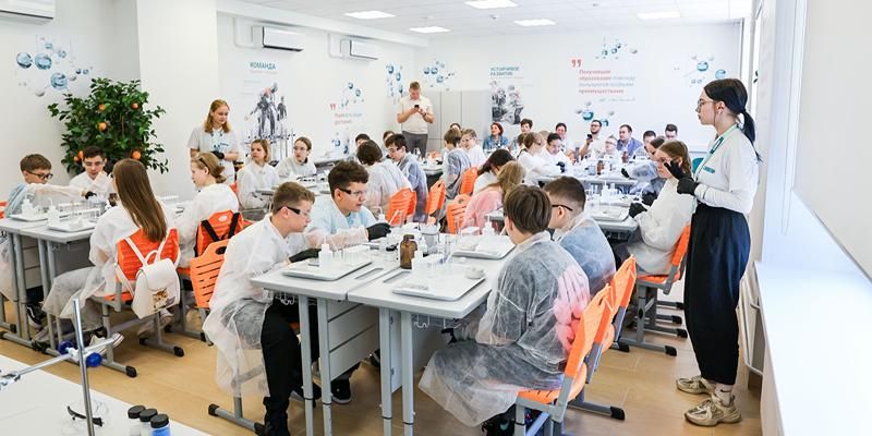 Интерактивная площадка для юных химиков открылась в Московском дворце пионеров