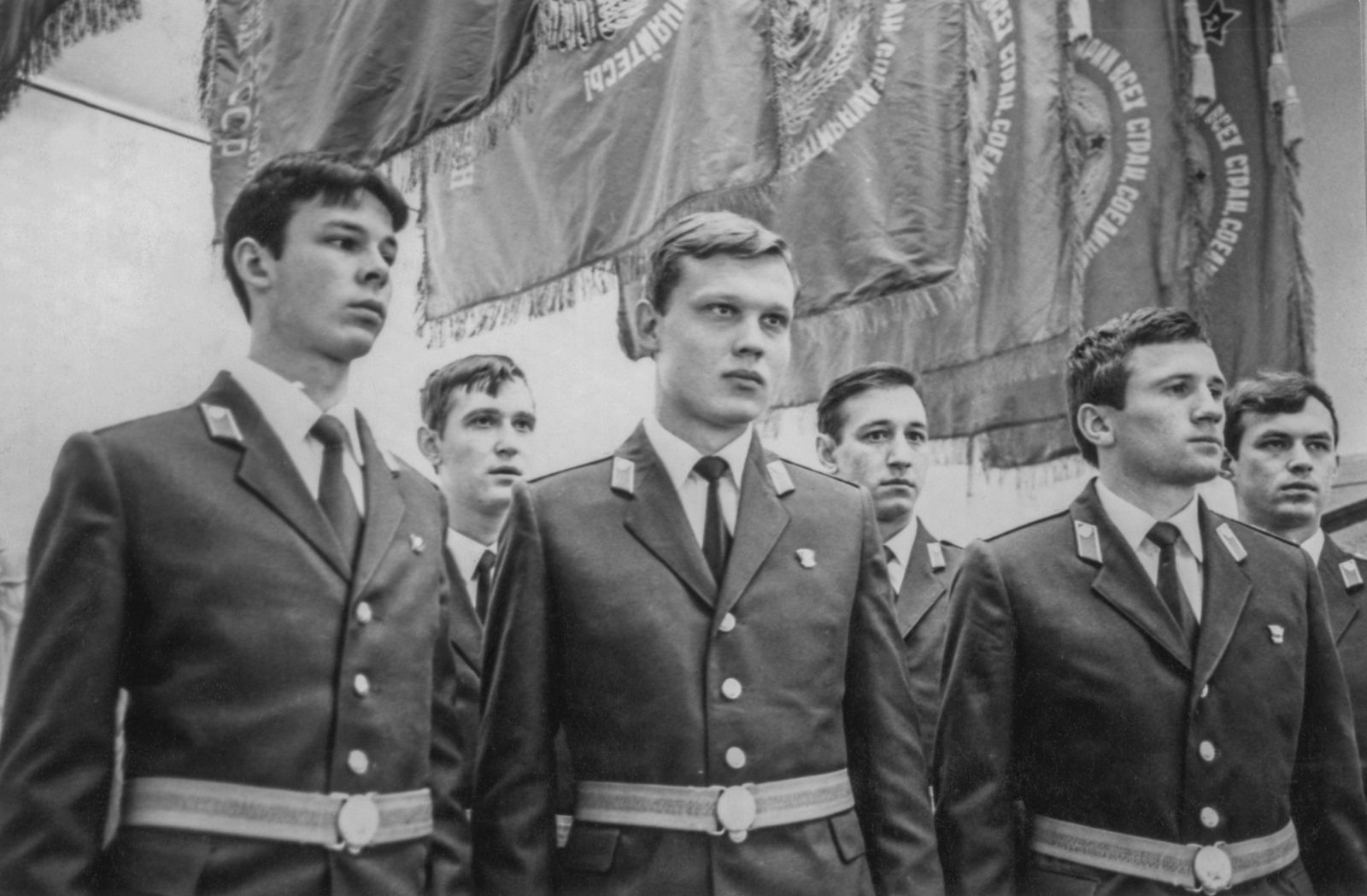 Молодые милиционеры во время принятия присяги на торжественном собрании в Центральном музее МВД СССР. Автор – Р. Федоров. Москва. 05.03.1982 г. Главархив Москвы
