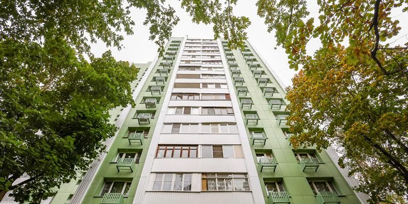 Более 550 фасадов жилых домов обновили в Москве с начала года