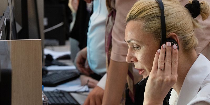 Для москвичей работает бесплатная горячая линия психологической помощи