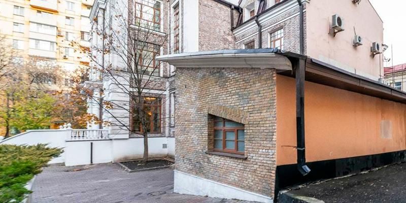 Город выставил на торги одноэтажное здание в Басманном районе