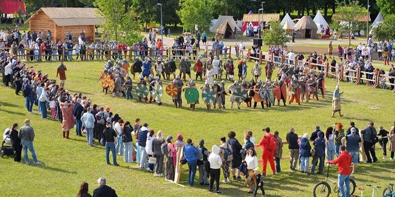 Memorable events and full palette of nature: 80 million people visited Moscow parks in summer