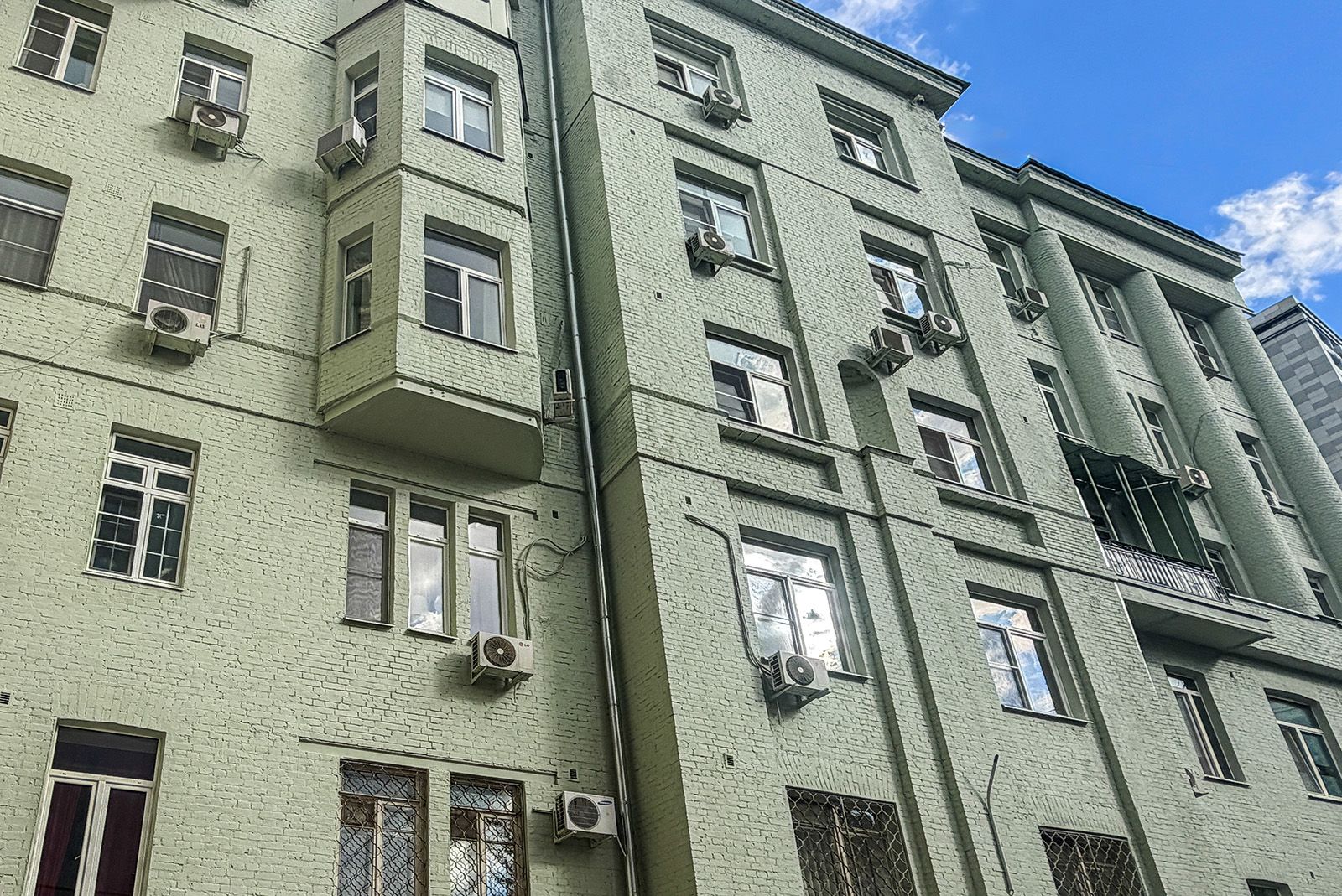 В Москве капитально ремонтируют три дома в стиле неоклассицизма