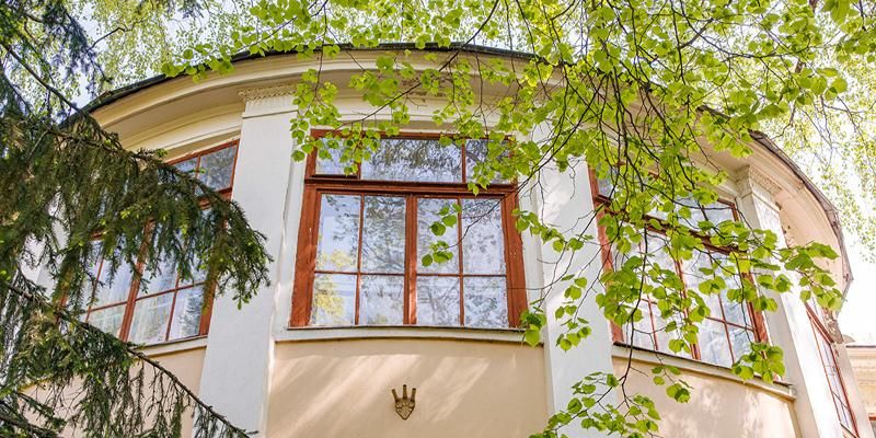Инвестор отреставрирует здание бывшего детского сада со скульптурами слонов в Щукине