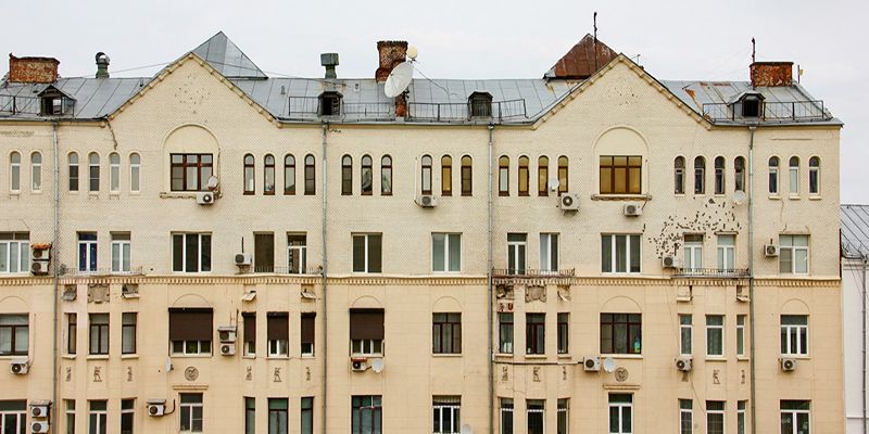 Более 60 фасадов домов в неоклассическом стиле отремонтируют в столице