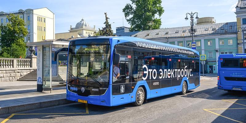 700 электробусов нового поколения поступят в Москву в 2026–2027 годах