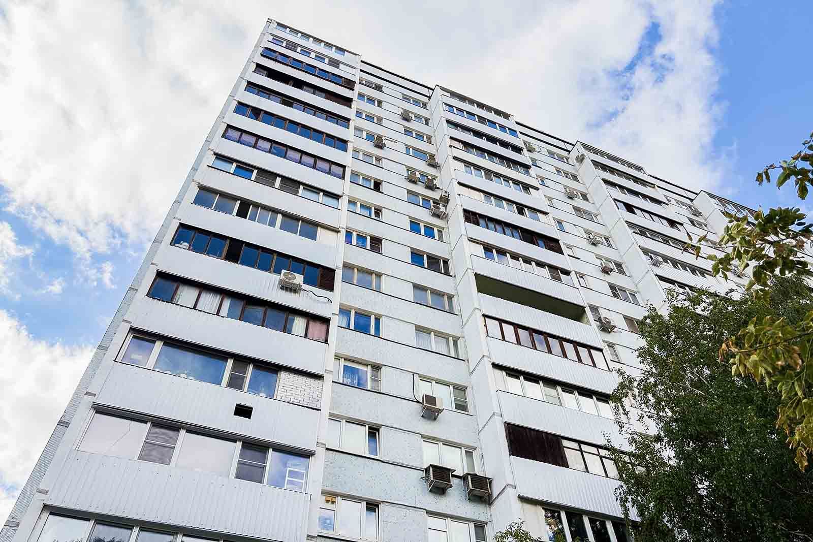 Более 100 современных лифтов установят в многоподъездных и высотных жилых домах в центре Москвы