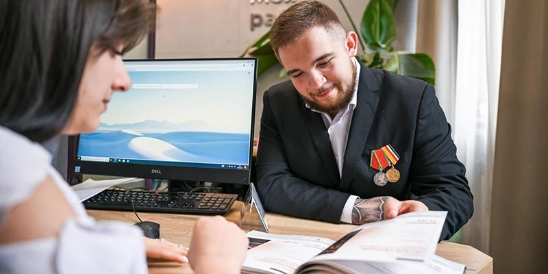 Москва поможет ветеранам СВО и членам их семей открыть собственное дело