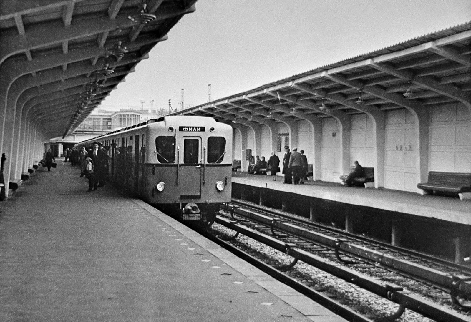 Перрон станции «Фили» Московского метрополитена. Автор – А. Жиляков. Москва. 1968 г. Главархив Москвы