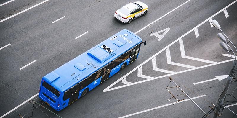 Время проезда автобусов и электробусов по Нижегородской улице и Рязанскому проспекту сократится вдвое благодаря проекту ЦОДД