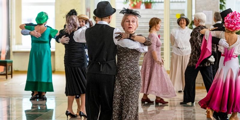 От латины до маджонга: в культурных центрах столицы проводят занятия для горожан старшего поколения
