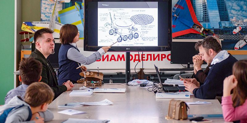 Метеориты под микроскопом и устройство парашюта: как пройдет фестиваль «Первые в космосе» в Московском дворце пионеров