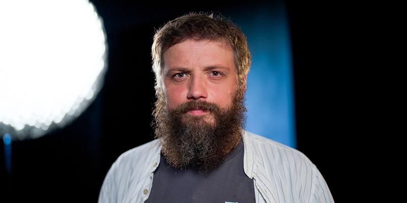 «Здесь и сейчас — чудо и волшебство». Юрий Макеев — о семейном театре и связи времен