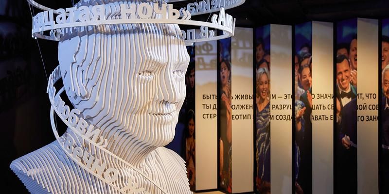 Режиссерские записки и диван Обломова. Идем на выставку, посвященную Олегу Табакову