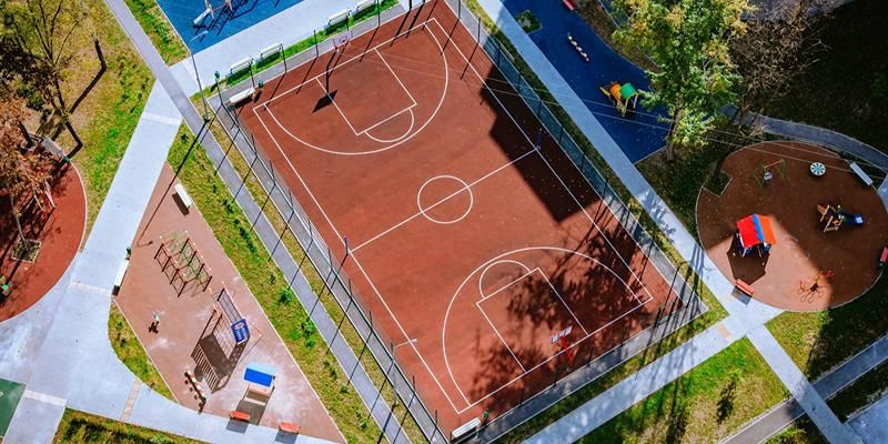 Свыше 360 спортивных площадок оборудовали в Москве в рамках программы реновации