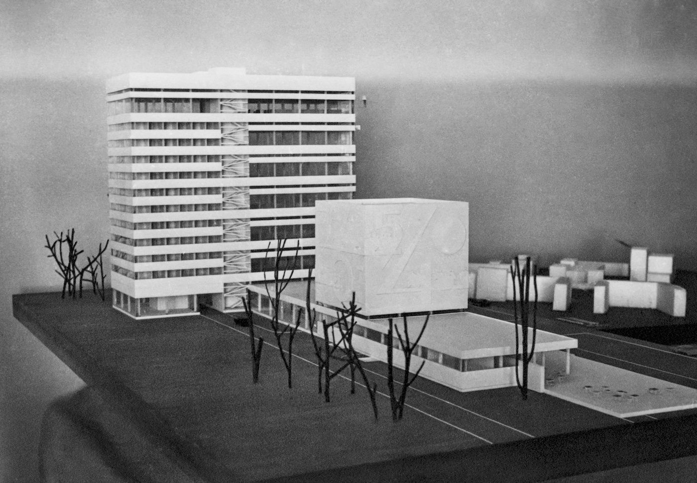 Макет здания вычислительного центра. Фото А. Жилякова. Москва. 1969 г. Главархив Москвы
