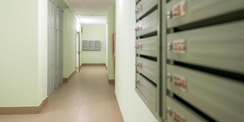 В Москве выполнены основные работы по ремонту подъездов жилых домов