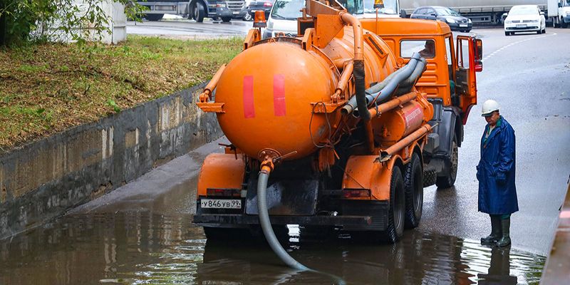 Москвичей предупредили о грозе и сильном ветре