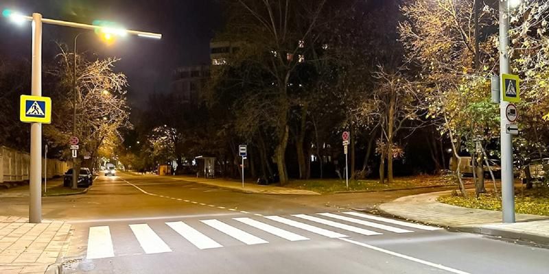 Контрастная подсветка пешеходных переходов появится почти по 100 адресам Москвы по проектам ЦОДД
