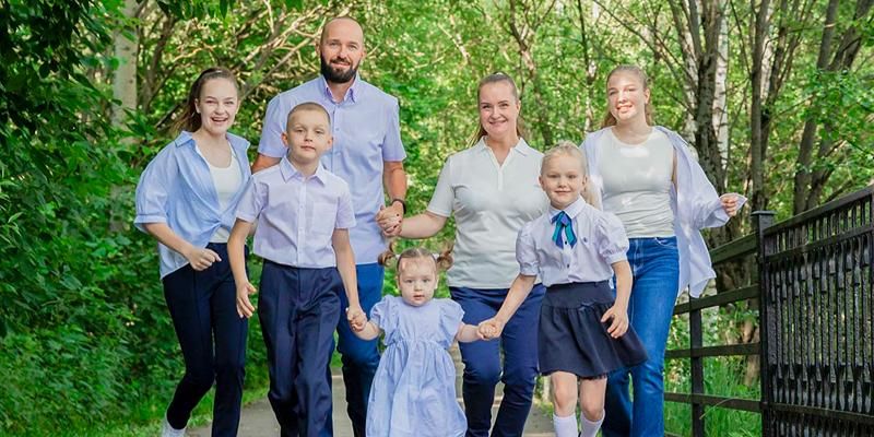 Инструкция для родителей: как получить ежегодную компенсацию на школьную форму в Москве