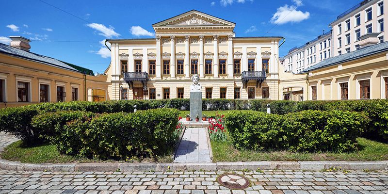 Живая музыка и исторические интерьеры: 20 апреля пары смогут пожениться в библиотеке-читальне имени А.С. Пушкина