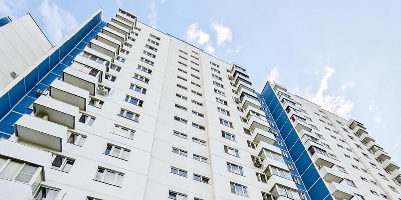 В столице капитально отремонтировали 650 домов возле парков