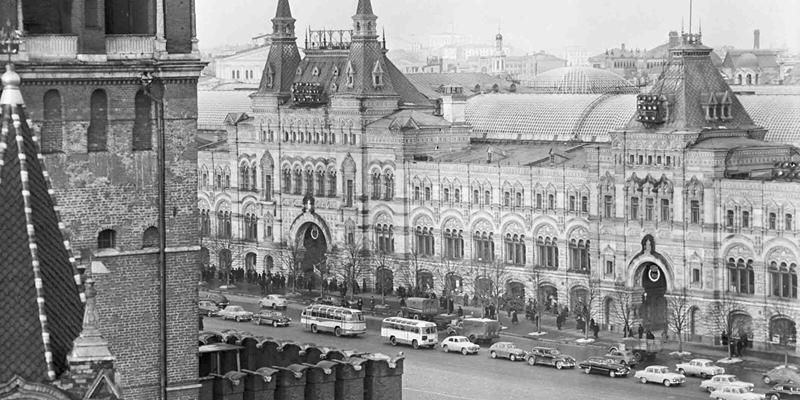 &laquo;В ГУМ, комсомольцы&raquo;: Главархив напомнил про свою онлайн-выставку об истории магазина