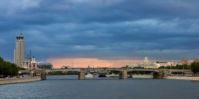 В столице ожидается дождь с грозой и сильный ветер