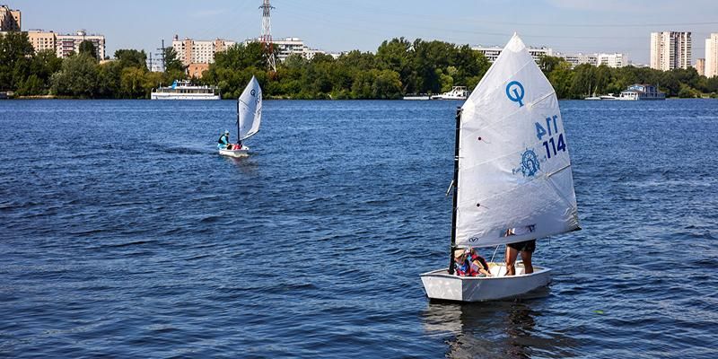 Лето под парусом. Как школьники проводят каникулы в детском морском центре имени Петра Великого