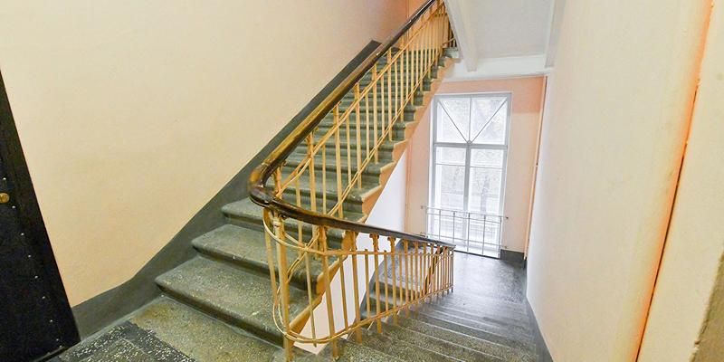 На портале «Наш город» можно сообщить о повреждении лестниц на улицах и в подъездах