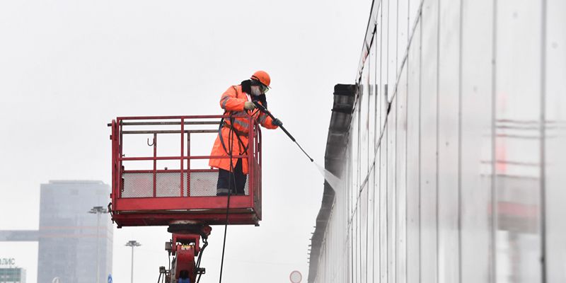 Новокутузовский тоннельный комплекс начали промывать после зимы