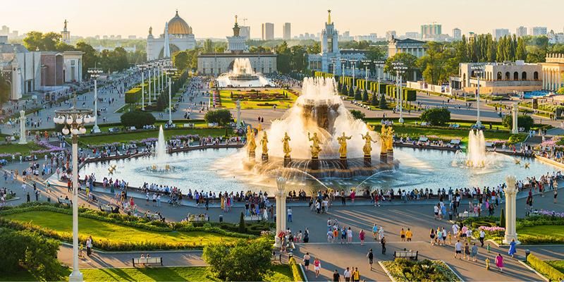 От мастер-классов по вальсу до шахматной партии с роботом: что ждет посетителей ВДНХ в День города