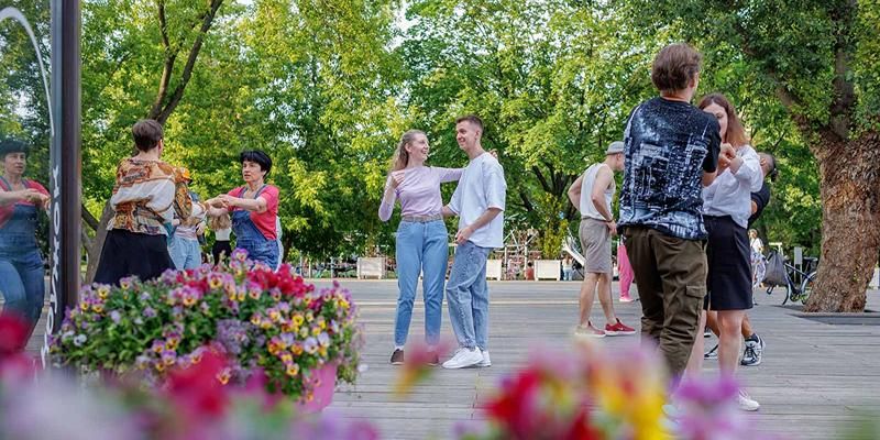 От фокстрота до гавота: каким танцам научат на бесплатных занятиях в парках Москвы