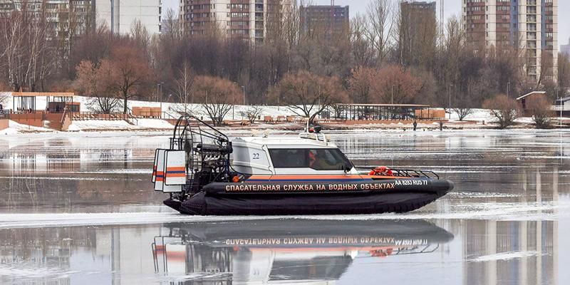 Спасатели усилили контроль московских рек и водоемов из-за оттепели