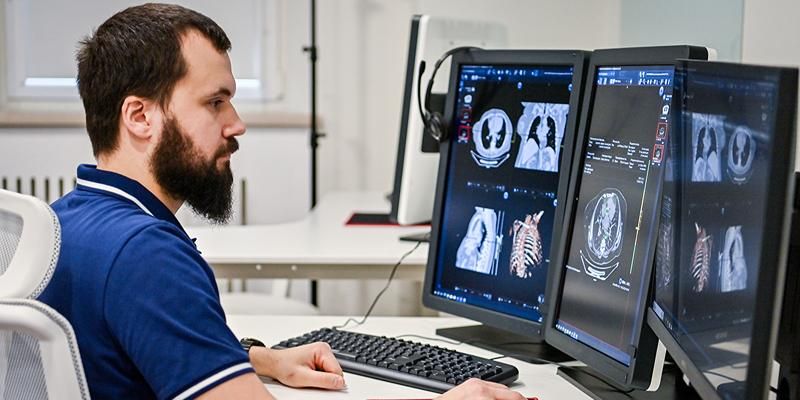 In Moscow: AI early detects weak bones