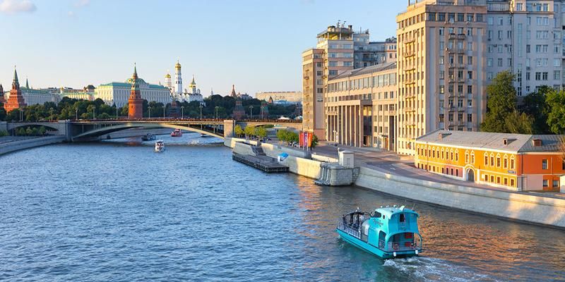 Более двух тысяч ветеранов СВО посетили экскурсии по Москве и Подмосковью